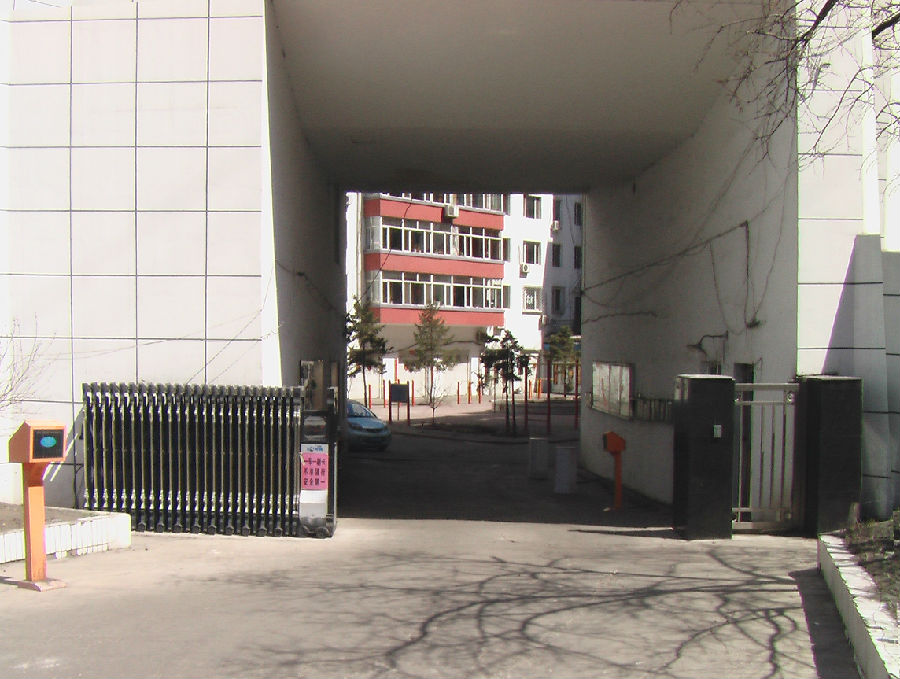 4.封閉式、智能化管理的豐麟家園小區(qū).JPG